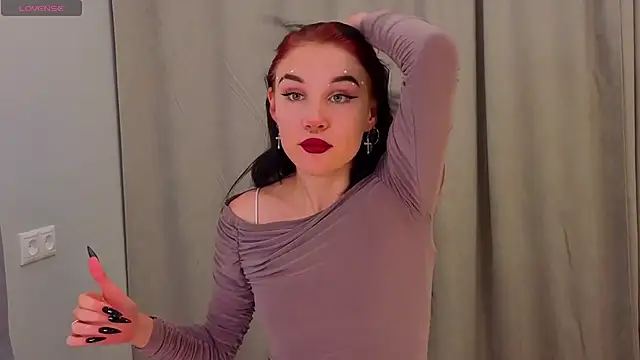 Snapshot of JenniferSullivan chatting on September 24, 2025, 10:05 pm JenniferSullivan online show from September 24, 2025, 10:05 pm
