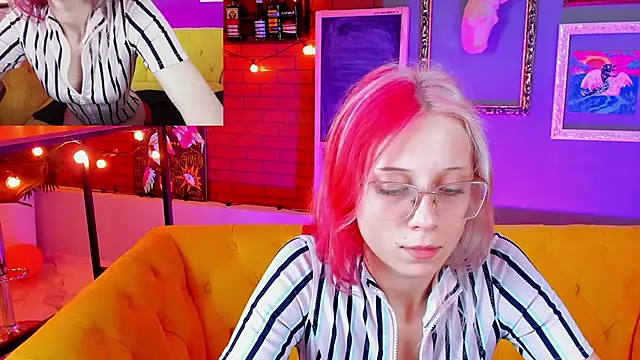 Snapshot of SakuraBliss chatting on September 24, 2025, 5:19 pm SakuraBliss online show from September 24, 2025, 5:19 pm