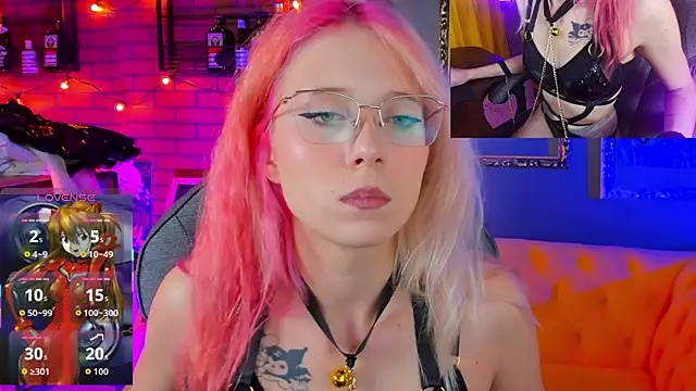 Snapshot of SakuraBliss chatting on October 6, 2025, 2:40 pm SakuraBliss online show from October 6, 2025, 2:40 pm