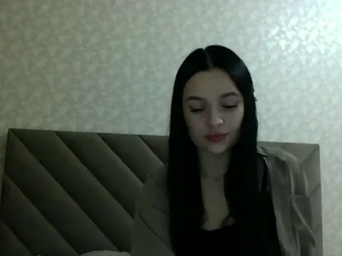 Lulii24 online show from October 14, 2025, 10:53 pm