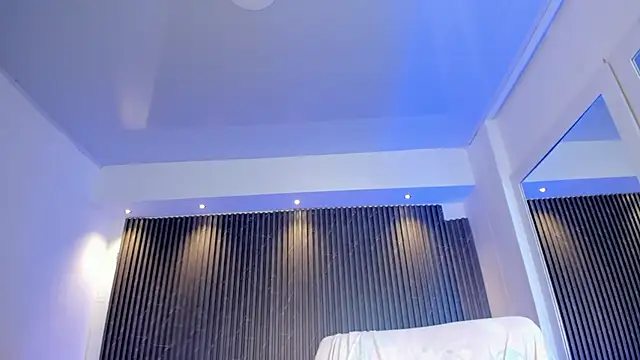 MadisonAnngel online show from November 20, 2025, 7:58 pm