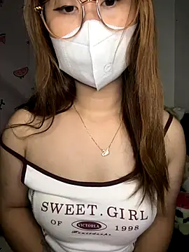 Meowyeuk6 online show from October 13, 2025, 7:37 pm