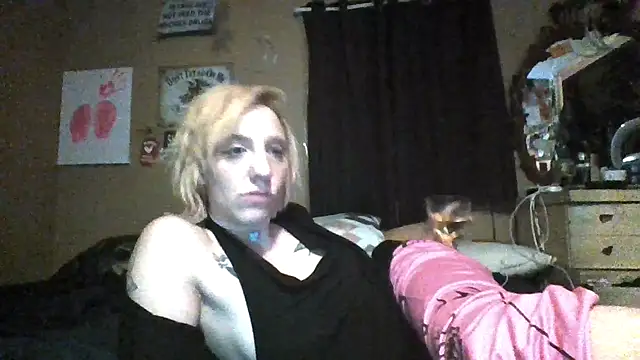 Snapshot of flavi1996 chatting on December 14, 2025, 1:45 am flavi1996 online show from December 14, 2025, 1:45 am