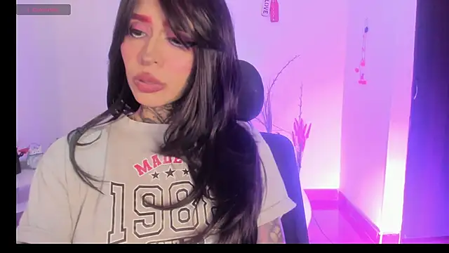 Nickidoll66- online show from October 5, 2025, 4:25 am