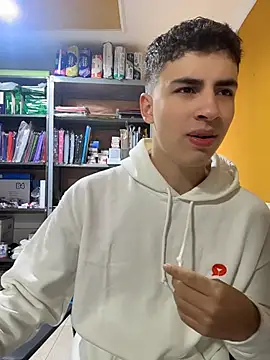 Snapshot of AdrianRinaldi chatting on May 12, 2026, 1:39 pm AdrianRinaldi online show from May 12, 2026, 1:39 pm