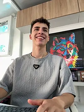 AdrianRinaldi online show from October 21, 2025, 8:41 pm