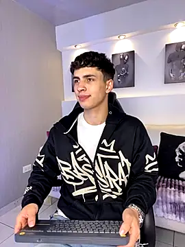 AdrianRinaldi online show from October 1, 2025, 8:24 pm