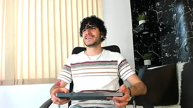 Rafael Mendezz online show from November 22, 2025, 8:18 pm