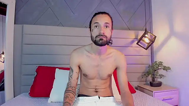 Snapshot of Hisoka_011 chatting on November 15, 2025, 1:53 am Hisoka 011 online show from November 15, 2025, 1:53 am