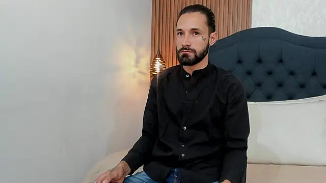 Snapshot of Hisoka_011 chatting on February 15, 2026, 12:59 pm Hisoka 011 online show from February 15, 2026, 12:59 pm