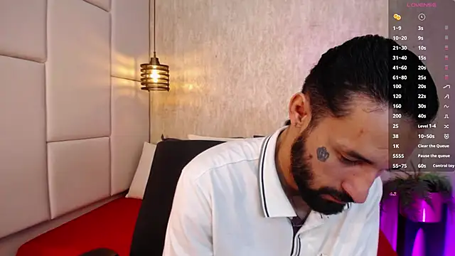 Snapshot of Hisoka_011 chatting on February 19, 2026, 7:44 pm Hisoka 011 online show from February 19, 2026, 7:44 pm