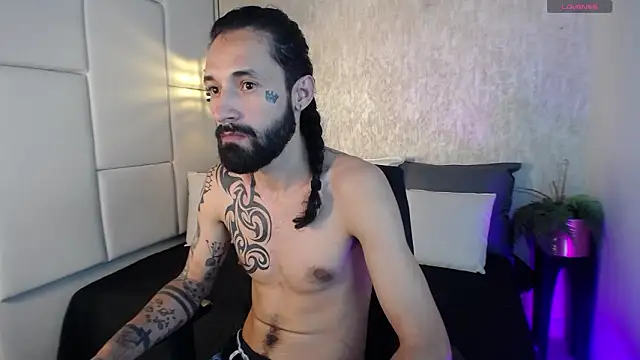 Snapshot of Hisoka_011 chatting on February 28, 2026, 2:11 am Hisoka 011 online show from February 28, 2026, 2:11 am