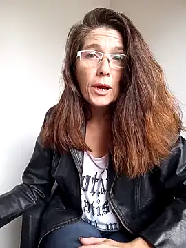 Merida2276 online show from November 7, 2025, 3:27 pm