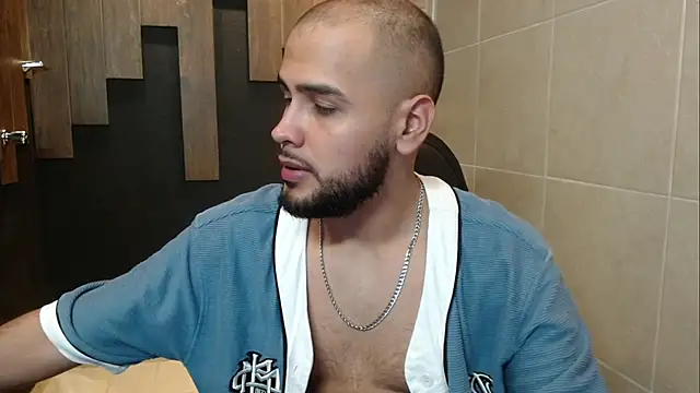 Snapshot of Marcus_Soler chatting on December 16, 2025, 1:48 pm Marcus Soler online show from December 16, 2025, 1:48 pm