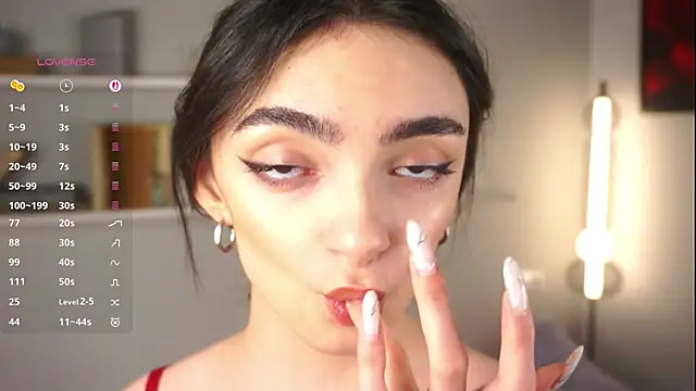 Morena Dolce online show from October 4, 2025, 4:14 am