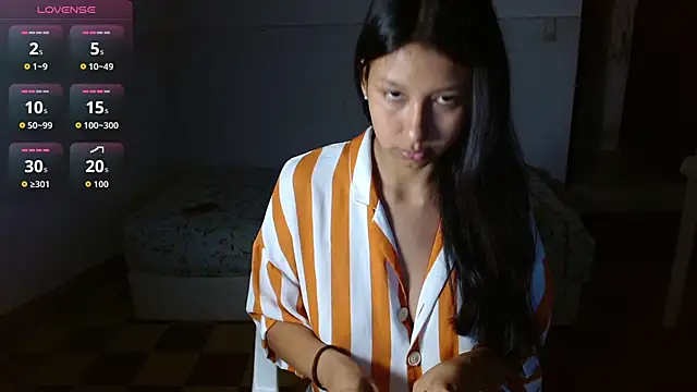 Snapshot of CanelaDeluxe chatting on November 30, 2025, 6:47 am CanelaDeluxe online show from November 30, 2025, 6:47 am