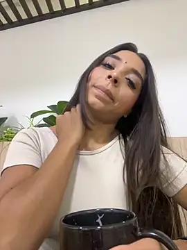 Snapshot of AnnyVega_ chatting on November 4, 2025, 9:18 pm AnnyVega online show from November 4, 2025, 9:18 pm