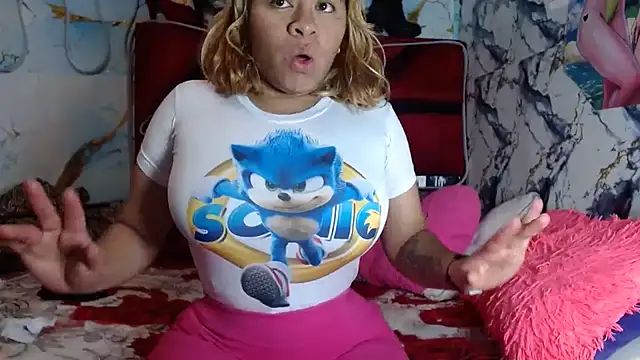 Snapshot of hot_lady19 chatting on November 20, 2025, 10:31 pm hot lady19 online show from November 20, 2025, 10:31 pm