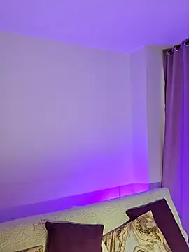 AliishaPss online show from November 23, 2025, 7:35 pm