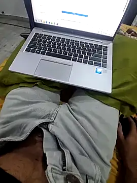 Snapshot of YoursThickDick chatting on June 3, 2026, 4:01 pm YoursThickDick online show from June 3, 2026, 4:01 pm