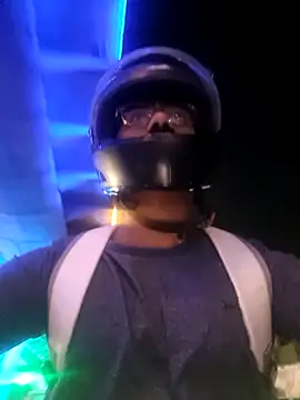 Snapshot of YoursThickDick chatting on November 7, 2025, 4:00 pm YoursThickDick online show from November 7, 2025, 4:00 pm