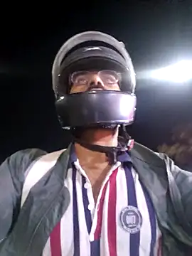 Snapshot of YoursThickDick chatting on November 10, 2025, 5:29 pm YoursThickDick online show from November 10, 2025, 5:29 pm