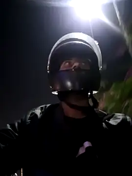 Snapshot of YoursThickDick chatting on December 3, 2025, 4:17 pm YoursThickDick online show from December 3, 2025, 4:17 pm