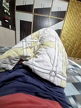 Snapshot of YoursThickDick chatting on November 26, 2025, 6:46 am YoursThickDick online show from November 26, 2025, 6:46 am