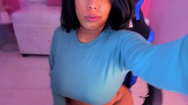 ambar fox s online show from April 10, 2026, 8:05 pm