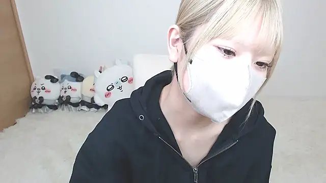 Snapshot of yuna_rin chatting on March 1, 2026, 11:32 am yuna rin online show from March 1, 2026, 11:32 am