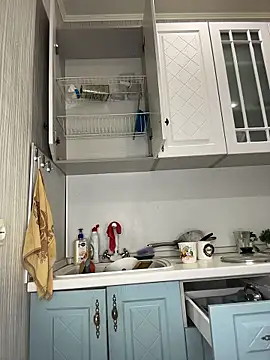 KiraBerht online show from December 18, 2025, 3:27 pm