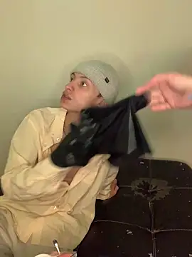 Snapshot of Karma_And_Sex chatting on December 18, 2025, 2:05 am Karma And Sex online show from December 18, 2025, 2:05 am