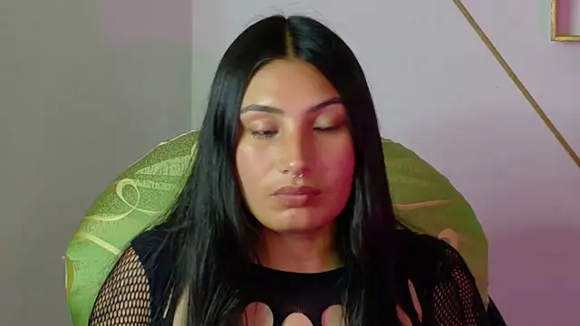 Snapshot of Linda_andrew chatting on February 18, 2026, 7:21 pm Linda andrew online show from February 18, 2026, 7:21 pm