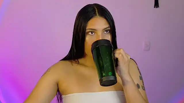 Snapshot of Linda_andrew chatting on February 24, 2026, 4:19 pm Linda andrew online show from February 24, 2026, 4:19 pm