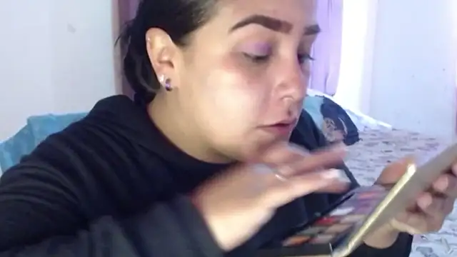 Snapshot of Salma_deep chatting on October 21, 2025, 3:33 pm Salma deep online show from October 21, 2025, 3:33 pm