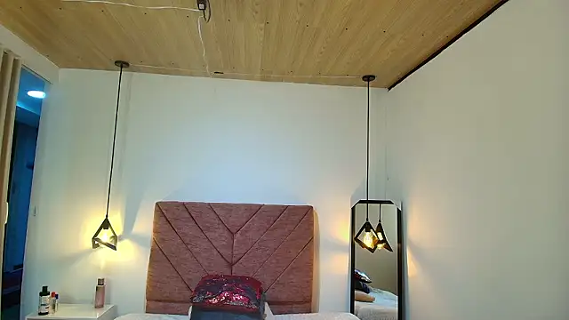 Snapshot of Hanna_Lee__ chatting on February 14, 2026, 10:10 pm Hanna Lee online show from February 14, 2026, 10:10 pm