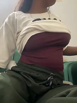 Snapshot of kissujaan chatting on October 29, 2025, 5:45 pm kissujaan online show from October 29, 2025, 5:45 pm