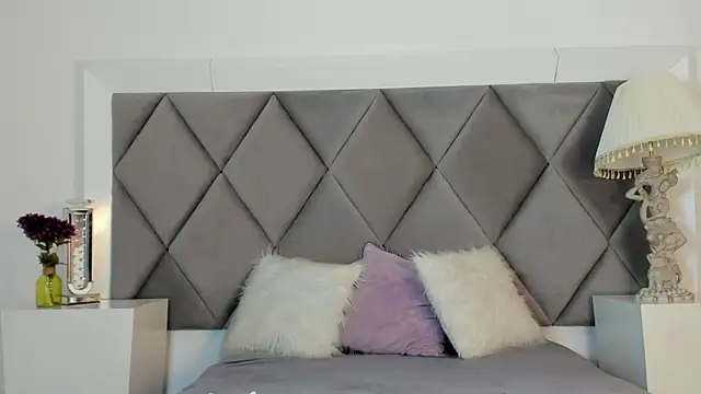 GiadaRizzo online show from November 27, 2025, 6:19 pm