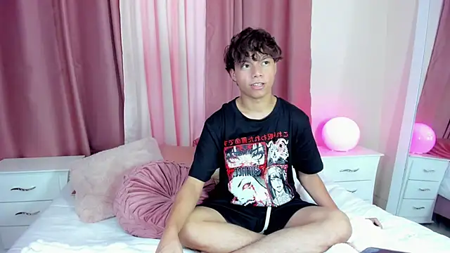 Snapshot of Honeymoon_sariel chatting on December 17, 2025, 7:52 pm Honeymoon sariel online show from December 17, 2025, 7:52 pm