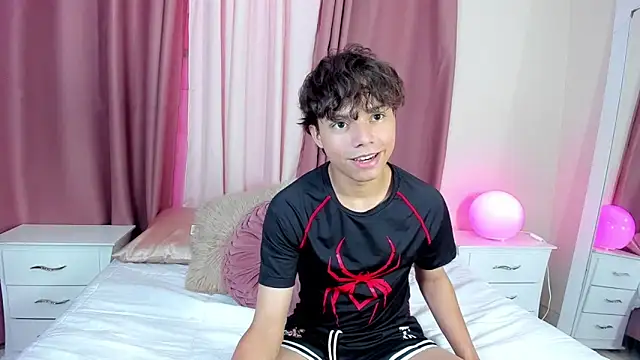 Snapshot of Honeymoon_sariel chatting on December 19, 2025, 8:00 pm Honeymoon sariel online show from December 19, 2025, 8:00 pm