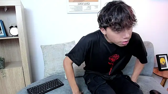 Snapshot of Honeymoon_sariel chatting on November 28, 2025, 8:42 pm Honeymoon sariel online show from November 28, 2025, 8:42 pm