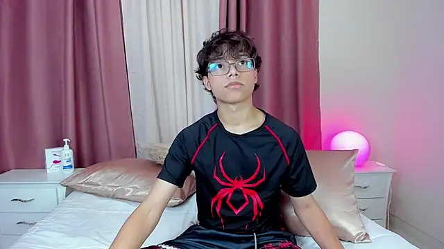 Snapshot of Honeymoon_sariel chatting on December 13, 2025, 8:04 pm Honeymoon sariel online show from December 13, 2025, 8:04 pm