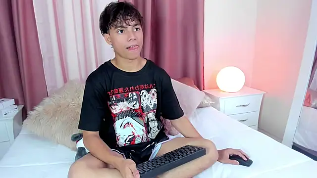 Snapshot of Honeymoon_sariel chatting on October 29, 2025, 9:03 pm Honeymoon sariel online show from October 29, 2025, 9:03 pm