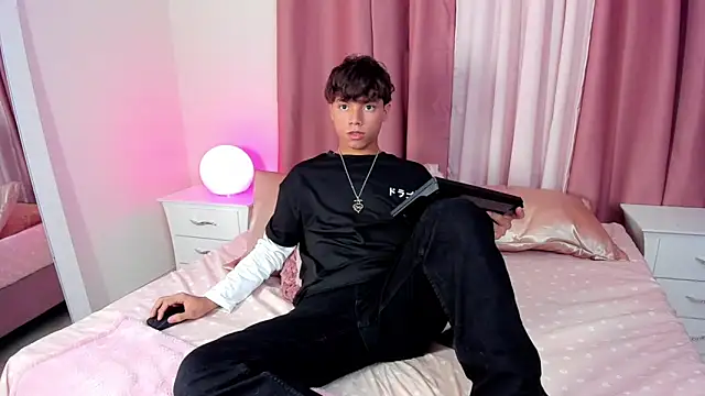 Snapshot of Honeymoon_sariel chatting on November 14, 2025, 8:34 pm Honeymoon sariel online show from November 14, 2025, 8:34 pm