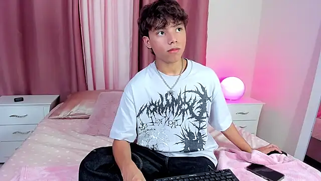 Snapshot of Honeymoon_sariel chatting on November 19, 2025, 8:31 pm Honeymoon sariel online show from November 19, 2025, 8:31 pm