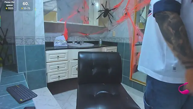 Thomas moon online show from October 14, 2025, 12:17 pm