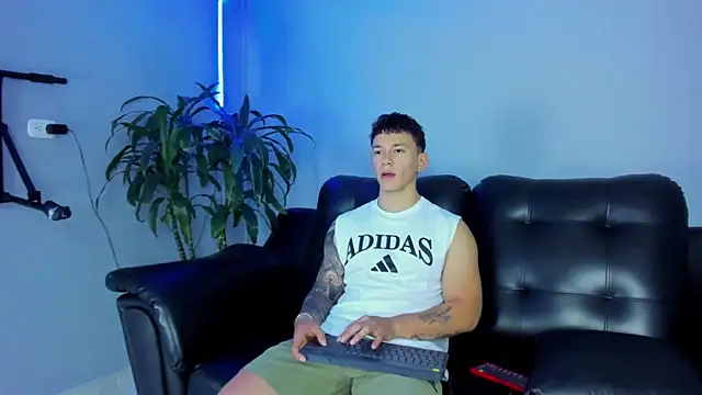 Thomas moon online show from September 29, 2025, 12:55 pm