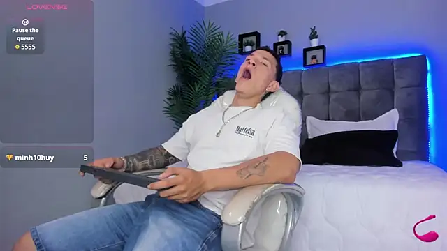 Thomas moon online show from April 3, 2026, 2:12 pm