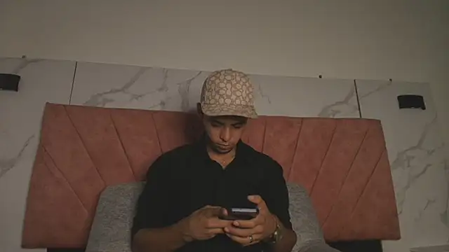 HellAndDante  online show from December 3, 2025, 9:31 am