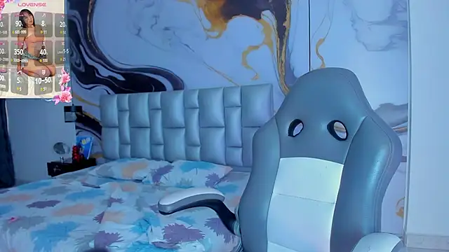 Snapshot of Elowen_Clark chatting on September 11, 2025, 8:09 pm Elowen Clark online show from September 11, 2025, 8:09 pm